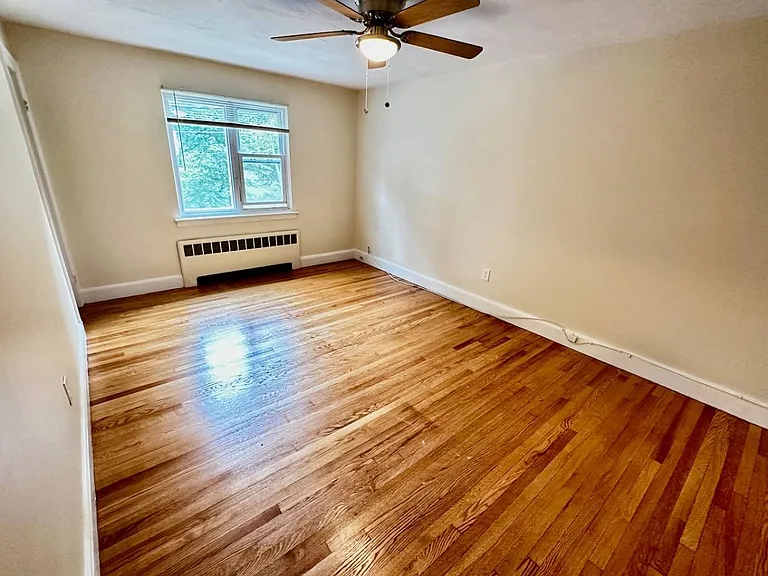 27 Heath St — Photo 10
