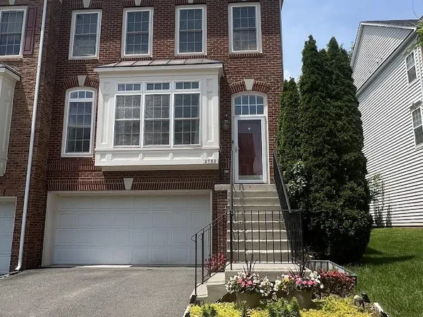 4588 Barringer Pl, Fairfax, VA 22030