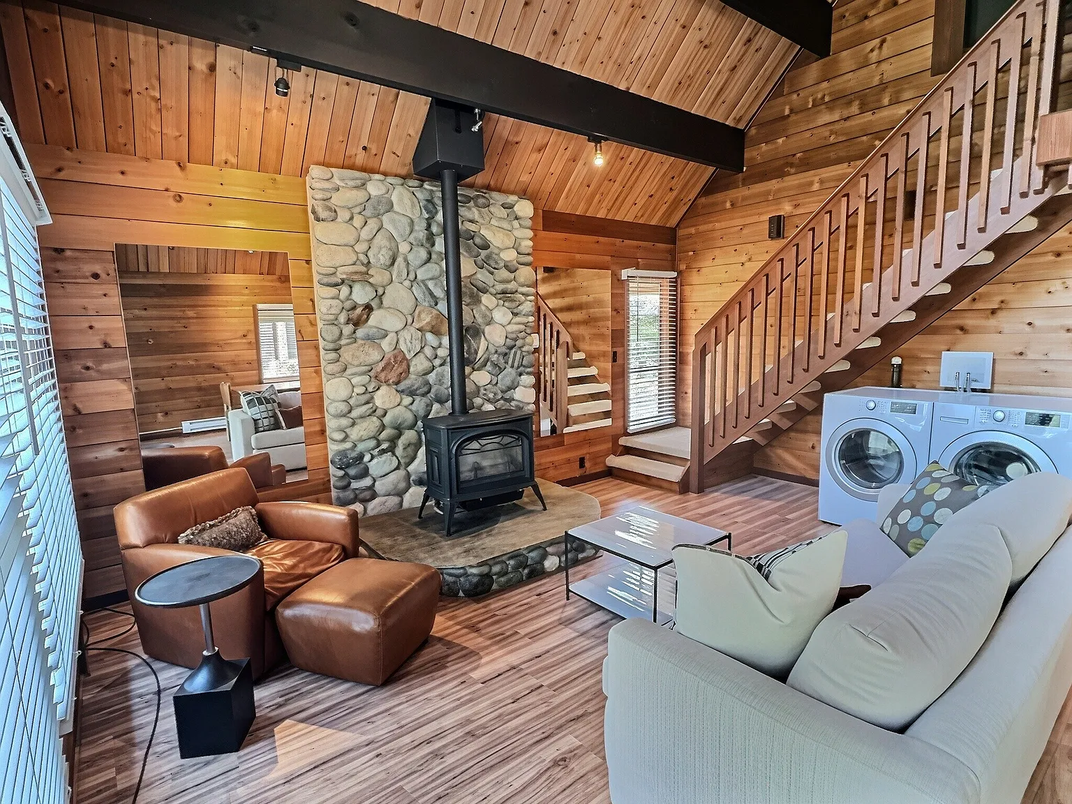 2 bed, 850 sqft, $2,875 — Photo 3