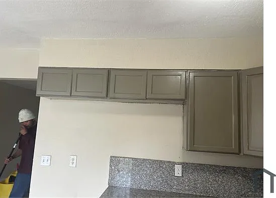 330 Seneca St #3 — Photo 8