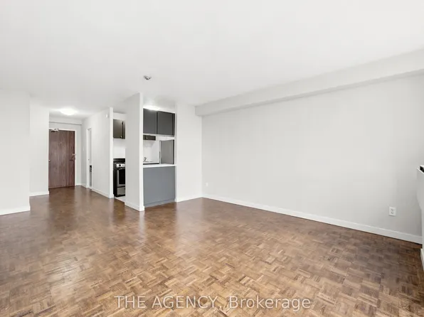 2360 Dundas St W, Toronto, ON