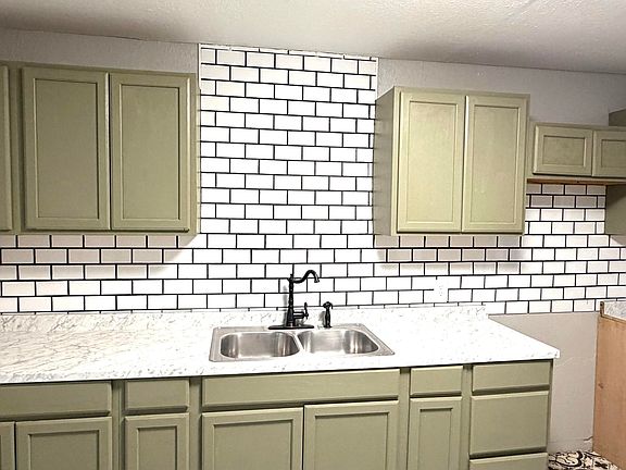 5th image of 514 Coyne Ave