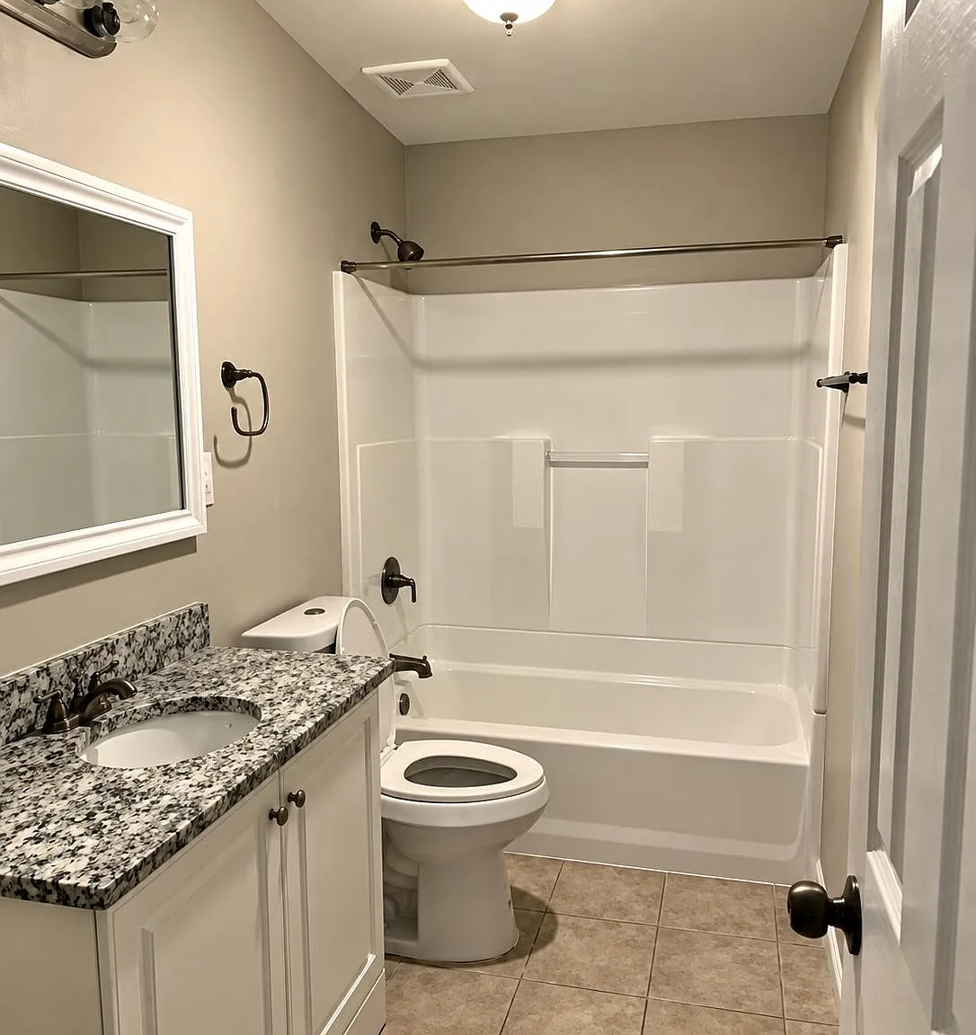 1 bed, 1.0 bath, 2600 sqft, $1,412 — Photo 4