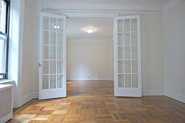 Rented by Metropolitan Equities | media 8