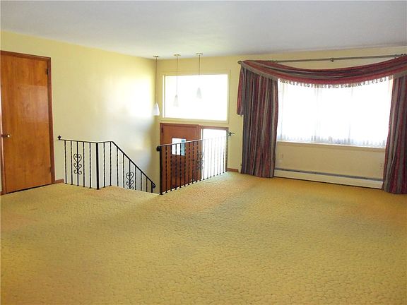 4th image of 102 Marble Dr