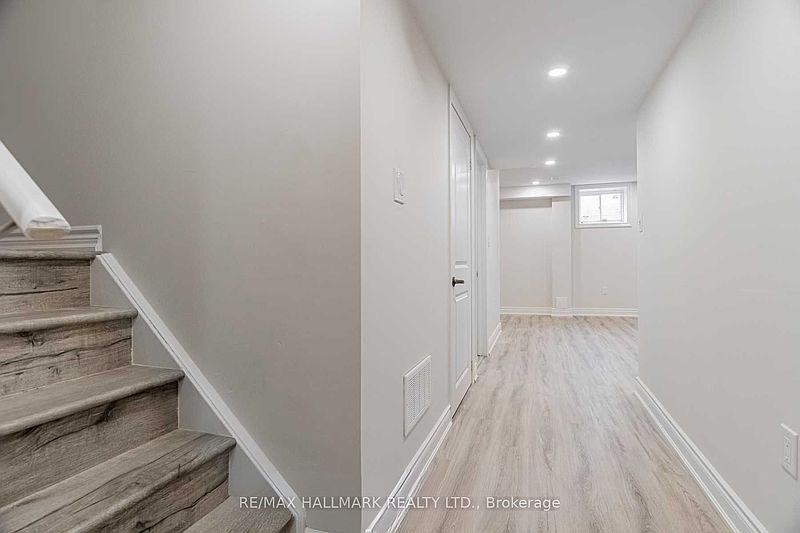 Oakville Townhouse for rent - 4 Bedrooms — photo 24
