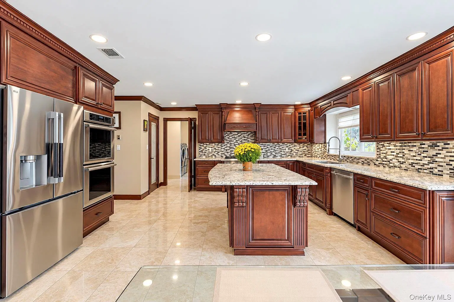 5 bed, 7.0 bath, 4037 sqft, $16,000 — Photo 3