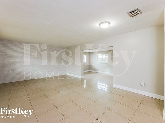 4th image of 221 N 65th Way