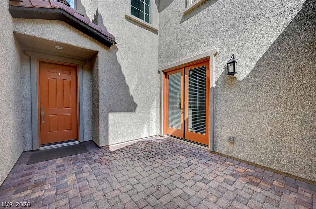 4 bed, 2.5 bath, 3314 sqft, $6,500 — Photo 4
