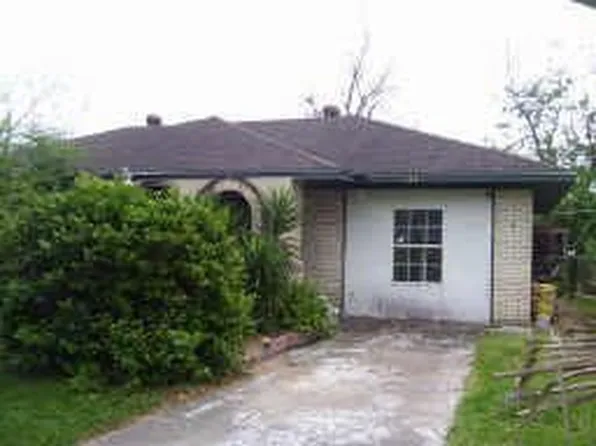 138 E Rocky Creek Rd, Houston, TX 77076