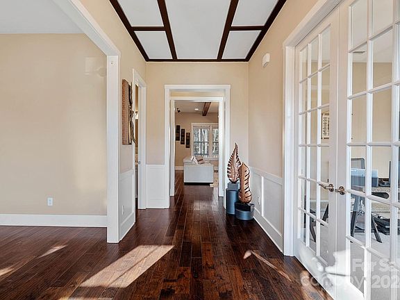 3rd image of 109 Farm Knoll Way