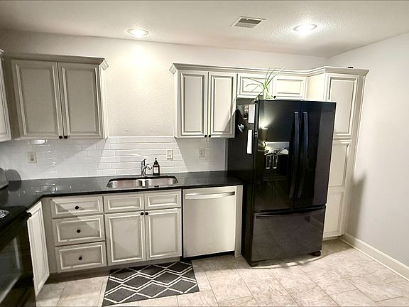 5th image of 13656 Oak Valley Dr