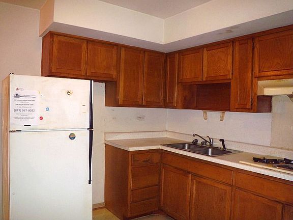 Kitchen with lots of Cabinet Space
