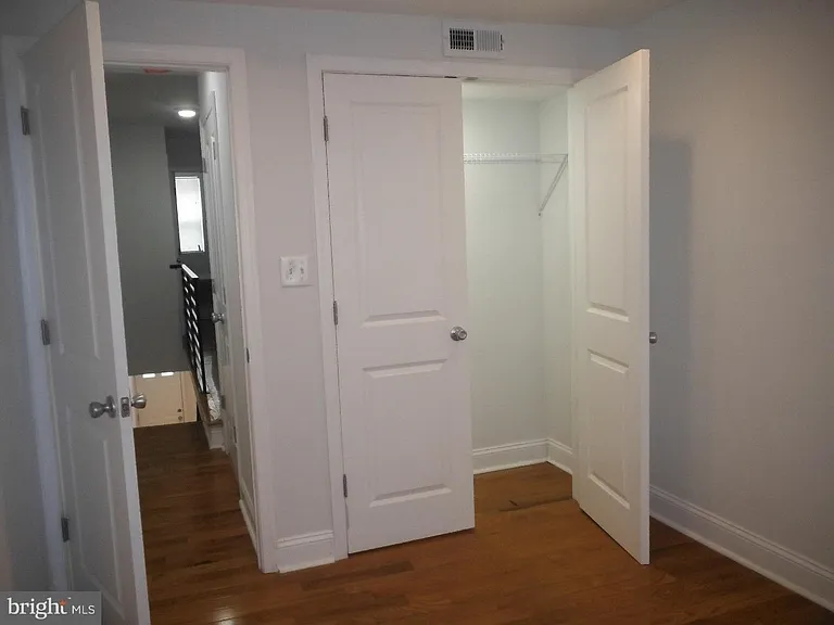 1537 S Chadwick St — Photo 14