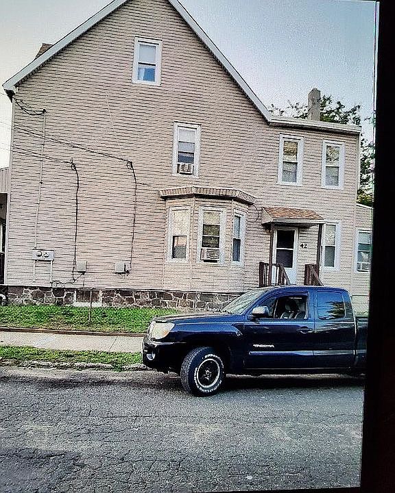 2nd image of 42 S 34th St