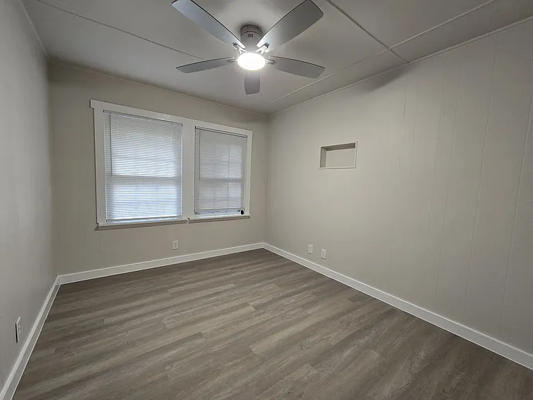 259 Wells St — Photo 12