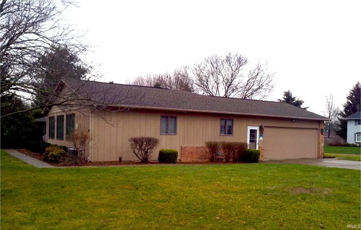 1603 Hillcrest Dr photo 1