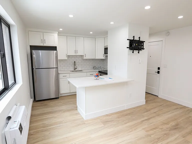 207 Beaver St — Photo 3