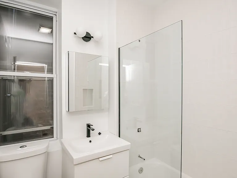 1418 W Blackhawk St #1F — Photo 10