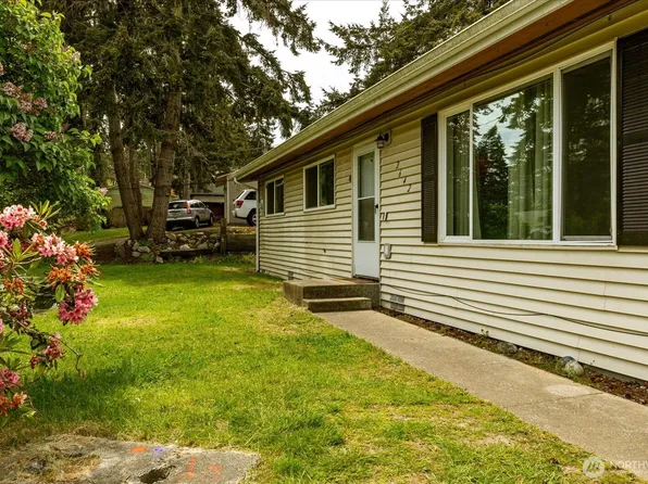 2642 Olympic Drive, Oak Harbor, WA 98277