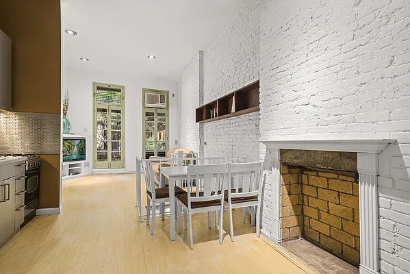 Rented by Cooper & Cooper Real Estate | media 20