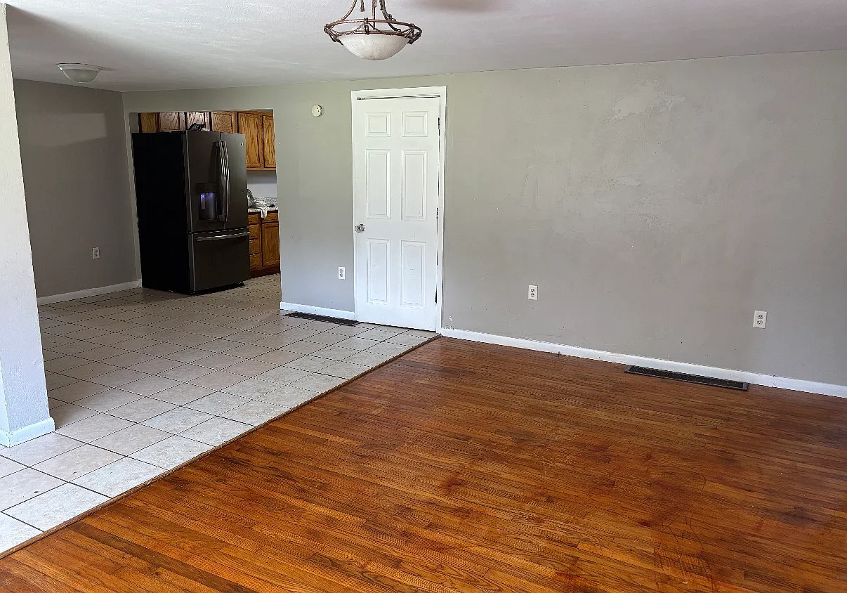 3 bed, 1305 sqft, $1,395 — Photo 4