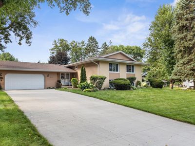 2470 Hillside Rd, White Bear Lake, MN, 55110