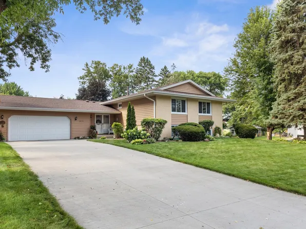 2470 Hillside Rd, White Bear Lake, MN 55110