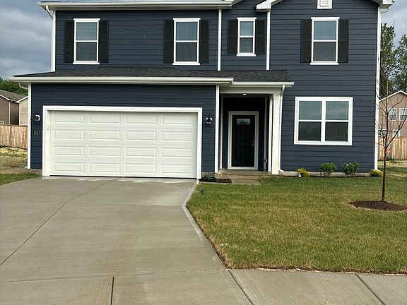 2nd image of 2013 Lyndon Green Cir