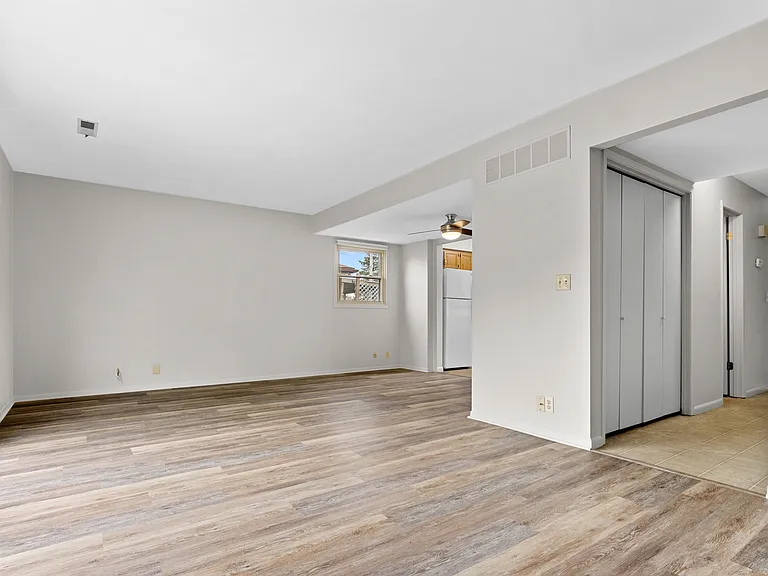 6205-6207 N Northmoor Ct — Photo 12