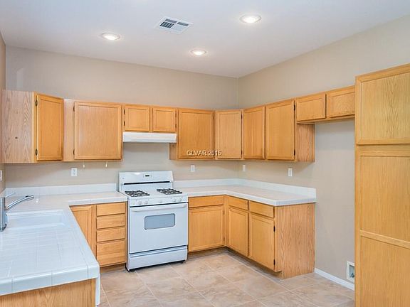4th image of 7208 Chic Ave