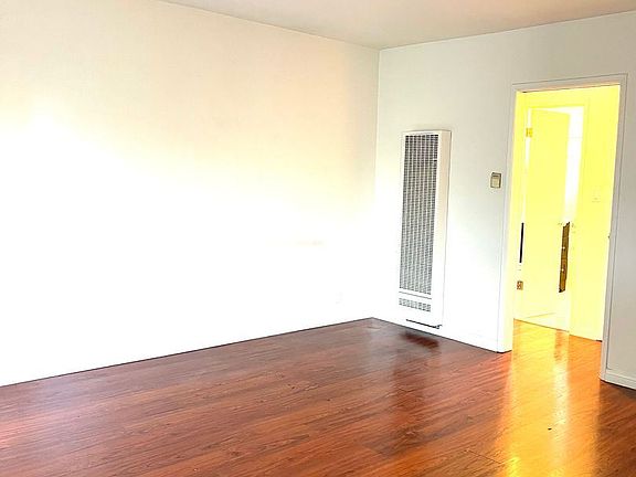 5th image of 3915 Vineland Ave #7
