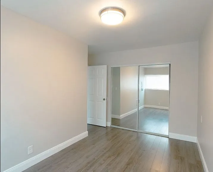 257 Athol — Photo 18