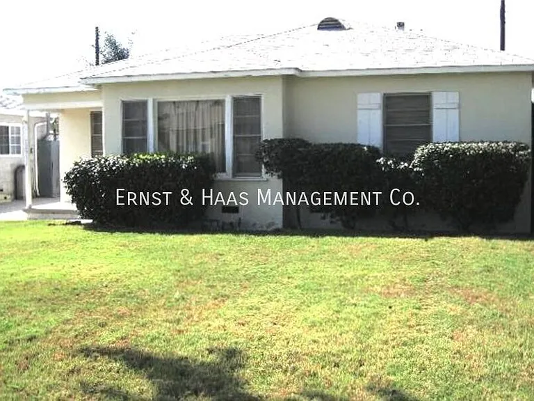 12911 Whitewood Ave — Photo 1