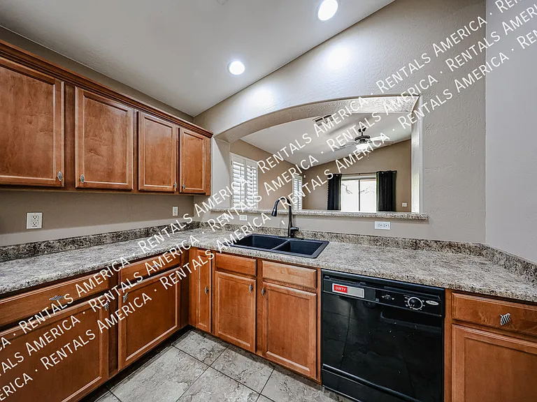 36322 W Alhambra St — Photo 10