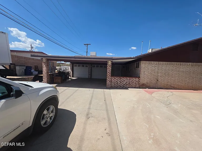 4825 Rolling Stone Ave — Photo 2