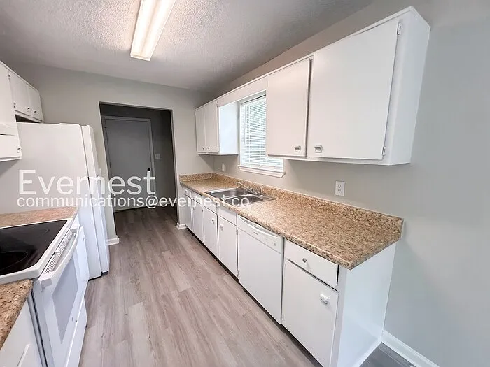2201 Pentland Dr — Photo 2