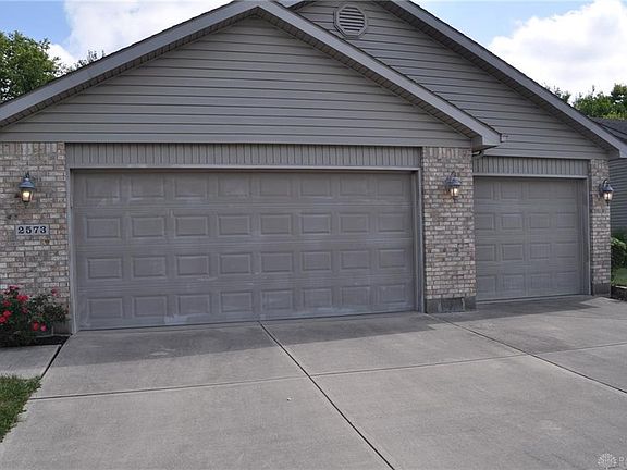 3rd image of 2573 Huntington Dr
