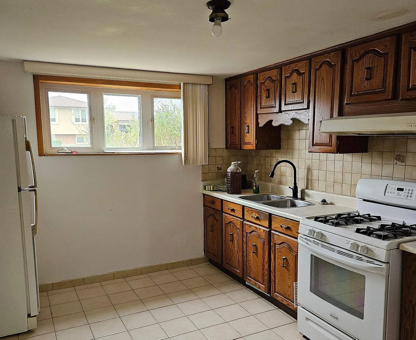 2 bed, $1,690 — Photo 2