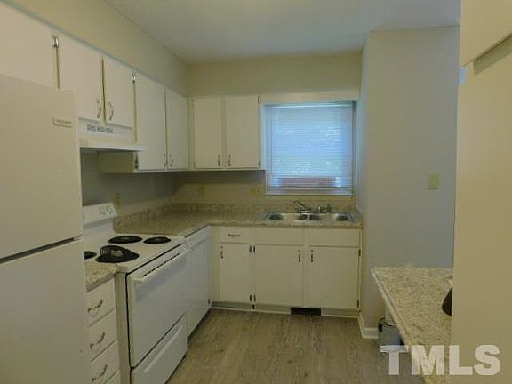 3rd image of 100 Weatherstone Dr Unit C