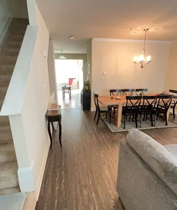 2nd image of 1237 Stonehaven Way