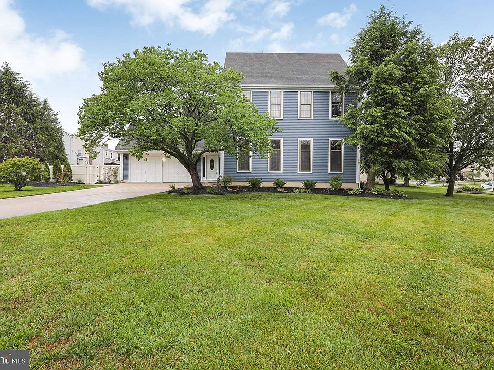 1st image of 6 Pelham Dr