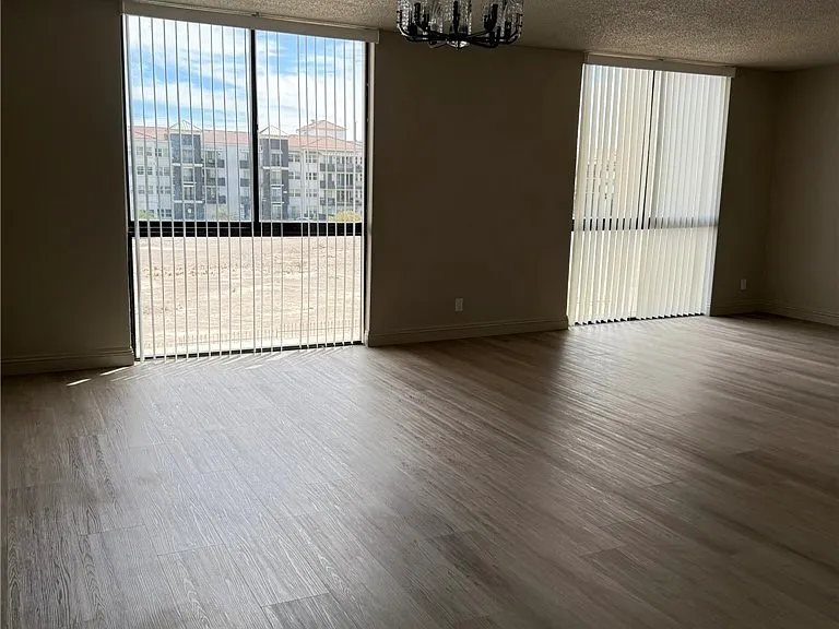 3930 University Center Dr #302 — Photo 7