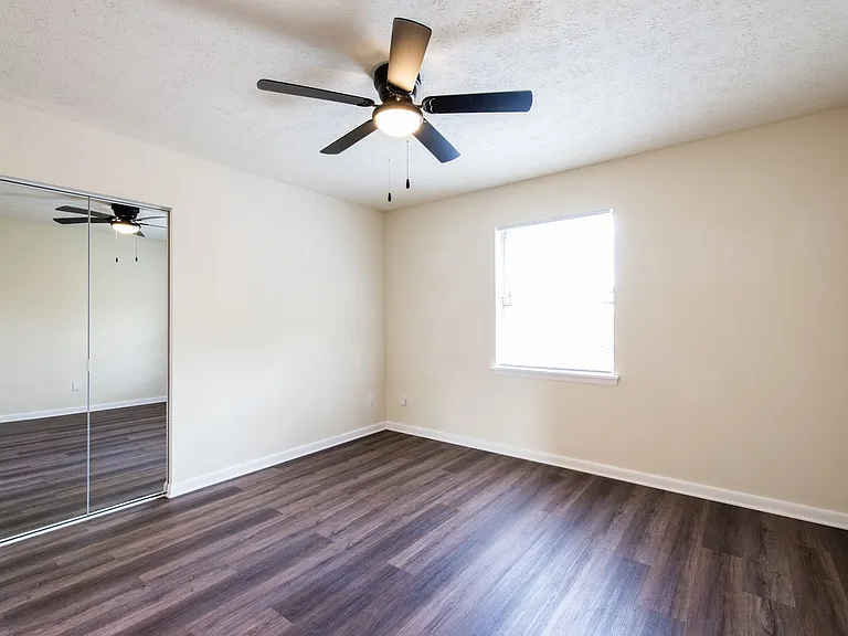 Grinstead Manor Apartments — Photo 9