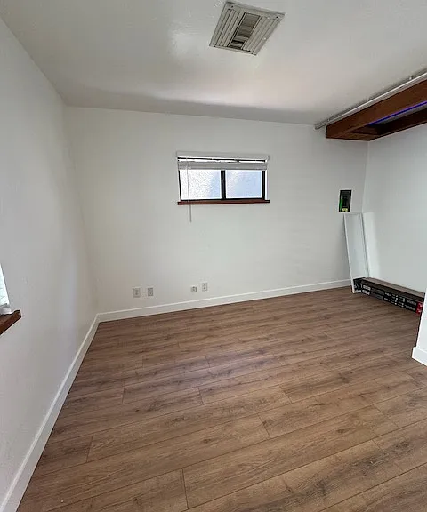 406 N Clementine St — Photo 11