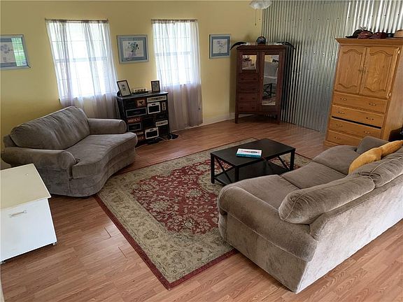 3rd image of 32380 Holmesville Rd
