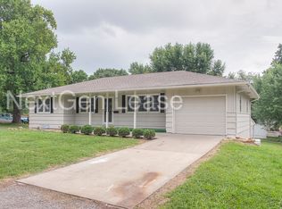 1800 SW McArthur St, Blue Springs, MO 64015