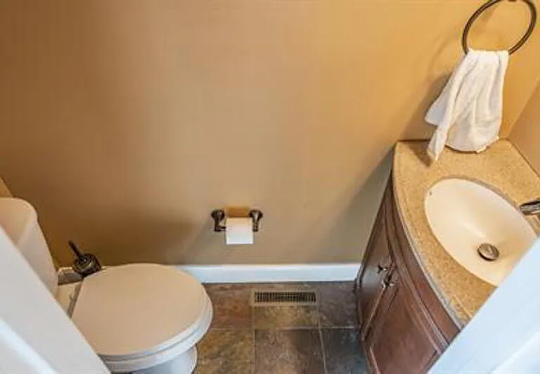 805 Barnell Dr — Photo 4