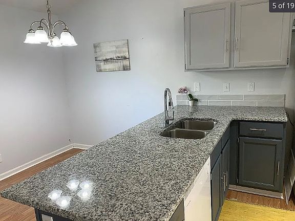 3rd image of 2518 Hitchcock Dr