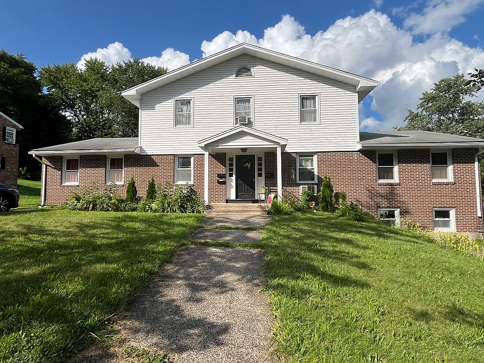4 Elm Hill Dr #4